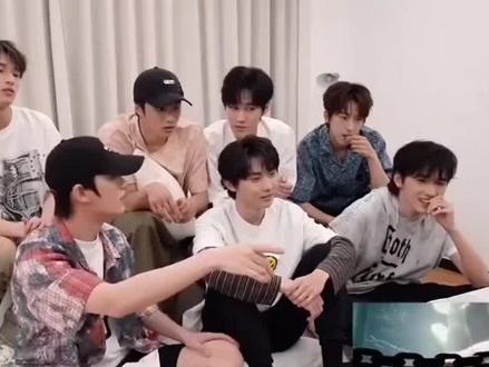 时代少年团在抖音宠粉交作业#热点 #明星 #万万没想到 #时代少年团 #娱乐