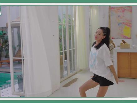 愉快的一天,忙里偷闲。跳跳舞、喝喝茶 、放放风筝,感受美好生活 #打开我的新生活 #风华计划