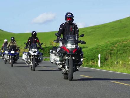 西藏很远,川西很近。这大概是离你最近的天上人间,去不了西藏就去一次川西吧... #摩托车 #西藏#自驾游