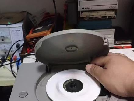 索尼ps1游戏机卡正版验证画面,加装v7破解直读完美解决。#专业维修 #维修 #同城热点 #技术分享 #数码科技 #科技 #芯片级维修 #黑科技 #干货分享 #电子技术 #科技改变生活 #电子产品 #设备维修