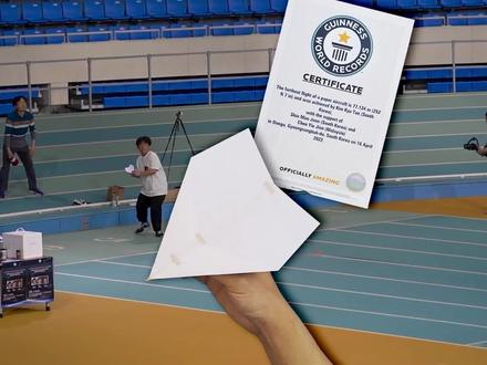 硬核还原!世界纪录飞得最远的滑翔纸飞机猎豹#纸飞机 #手工折纸 #童年的纸飞机