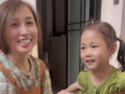 今天我一定要问出来外甥女的五个妗妗在哪,最好别让我问出来点啥@董哲哲(艳颖弟弟) #来自舅妈的拍摄#舅妈和外甥女 #回答问题我是认真的