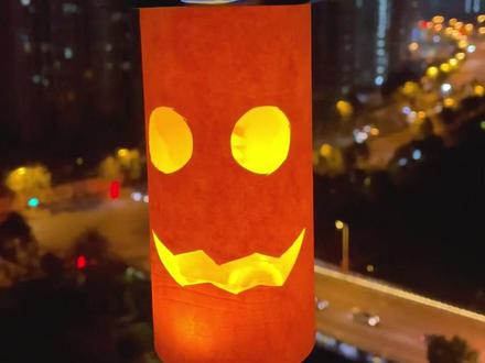 灯笼手工制作视频方法 d2dbb06d83a8ddb4606e7e00ce6f9067~tplv-dy-resize-origshort-autoq-75:330.jpeg?x-expires=1996401600&x-signature=F0KCc9e%2Fa71DWbZ0UJolJGY%2FZ4A%3D&from=3213915784&s=PackSourceEnum_AWEME_DETAIL&se=false&sc=cover&biz_tag=pcweb_cover&l=20230409205527B04A5D8018301700523D