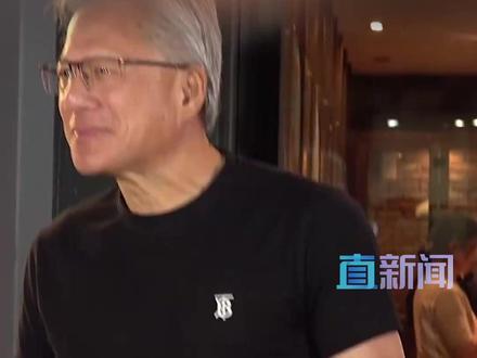 黄仁勋与韩财阀举行炸鸡啤酒会 10月30日,在出席APEC会议访问韩国期间,英伟达公司行政总裁黄仁勋与李在镕、郑义宣在首尔炸鸡餐厅共进晚餐。#英伟达 #黄仁勋 ##三星#现代汽车 #韩国庆州APEC会议