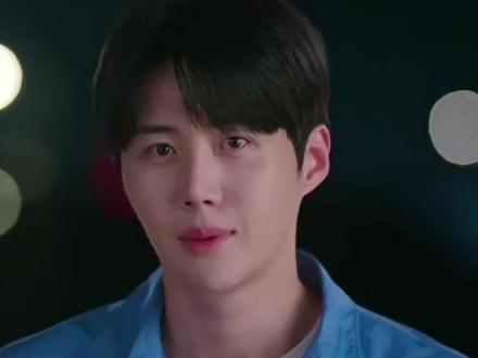 虎子你这星途坎坷的 要不咱先去拜拜呢!#金宣虎 #韩娱 #爆料 #离谱 #辟谣