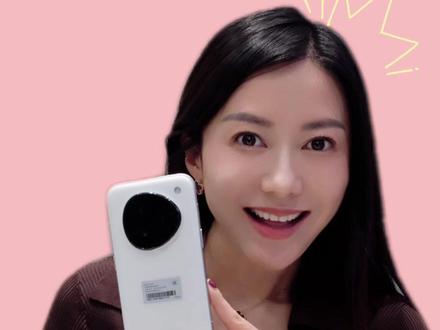 【“噱头”or“神器”?豆包AI手机实测全记录!】 手机变管家?!只需动动嘴就能完成操作?电话预订、全网比价、视频剪辑……这些任务豆包 AI 手机表现如何?戳视频 👉 看豆包 AI 手机实测全记录,到底是“噱头”还是“刚需神器”,欢迎评论区聊聊你的看法!#明雯AI说 #精灵视界 #豆包手机