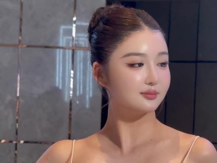 陈蕾娜,世界国际旅游小姐中国总冠军,身高182,来自北京 别被温柔外表骗了!182cm的世界国际旅游小姐中国总冠军陈蕾娜,来自北京的她,用实力站上最高领奖台🏆
这才是又美又飒的姐姐!
#选美冠军的日常 #高个子女神#环球精英小姐 #选美比赛 #模特大赛