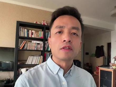 #AI #Anthropic #Claude #cowork anthropic发布的cowork不是简单的工具,可能预示着一种新范式,GUI模式软件和操作系统为核心的价值的重塑,AI应用占据核心地位的趋势迭代很快