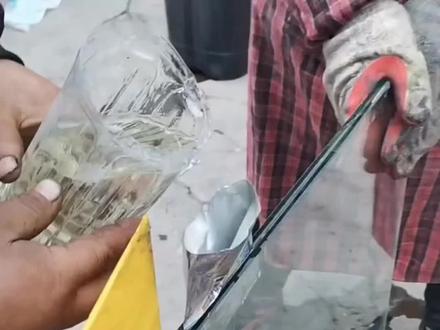 湿法夹胶玻璃不用任何设备,今天给大家介绍一种制作方法,供大家参考#湿法夹胶 #夹胶玻璃