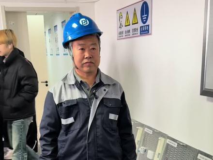 低压电工实操 #真实生活分享计划 完成401、410、411 -的个分路开关送点操作流程
考试的朋友一定要多看几遍,对你肯定有帮助,感谢大家的关注,有不妥之处,请大家指正