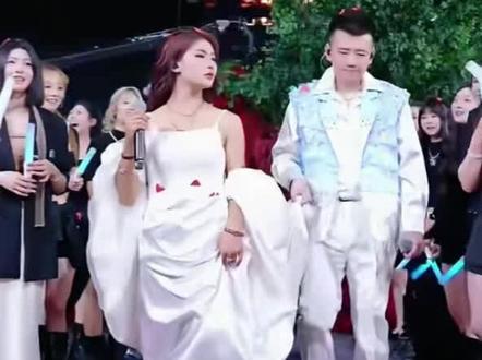520快乐,情绪价值拉满。木森家胡辣汤火了,加油🔥🔥🔥#舞台互动瞬间 #直播现场录屏分享