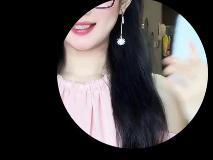 新iPhone到手1️⃣4️⃣个必做设置‼️让iPhone更好用👍🏻
新iPhone不要一到手就直接拿来使用🤔
先来做好这1️⃣4️⃣个设置🤗
让你的手机✅更丝滑✅更好用✅更省电✅更安全
1️⃣显示设置
2️⃣护眼模式
3️⃣关闭自动下载
4️⃣相机设置
5️⃣电池设置
6️⃣隐私设置
7️⃣信息保护
8️⃣安全设置
9️⃣信息过滤
1️⃣0️⃣截屏设置
1️⃣1️⃣键盘设置
1️⃣2️⃣按键设置
1️⃣3️⃣车辆运动设置
1️⃣4️⃣App评分设置
大家快学起来,让你的iPhone物超所值👍🏻
新手机,看这一篇就够啦✨~
#iPhone17 #iPhone设置 #手机使用技巧 #苹果手机 #iphone小技巧