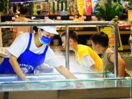 在2023年9月的今天,我还在用索尼全画幅微单A7M2+索尼24/240大变焦镜头……