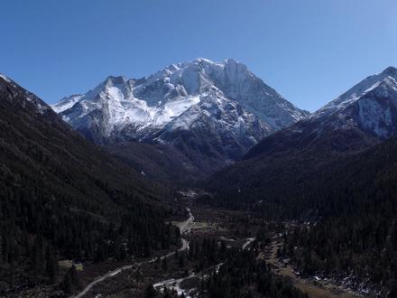 DJI Avata 360 | 焦点跟随(DJI RC2) 人物、爱车、多场景随心拍,快速锁定主体,对焦又快又稳
查看视频学操作,让DJI Avata 360 成为你的跟拍摄影师~
#大疆 #DJIAtava360 #无人机教程 #大疆售后 #大疆服务