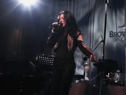 一个人的夜 我的心应该放哪里
#突然想起你