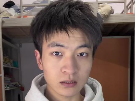 剪发尴尬期短发发型 实用抗打短发发型三七乱刺#剪发尴尬期 #短发发型打理 #三七乱刺 #男生发型 #干净利落的发型