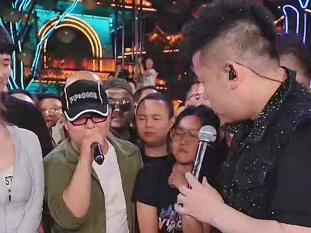 “刀郎老师”惊现木森大舞台,熟悉的嗓音带你回到属于刀郎的时代 #刀郎 #木森大舞台 #模仿秀 #灵魂歌手 #嗨翻全场