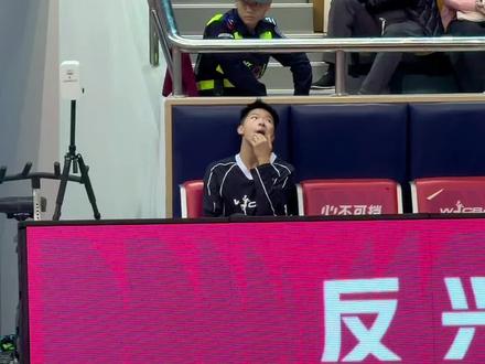 广东女篮十连胜,黄导和姐姐太可爱了🥰#黄思静 #杨力维 #杨舒予 #东莞新彤盛