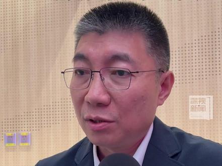 5月27日,#2025文化强国建设高峰论坛 繁荣文艺创作论坛在深圳举行。中央戏剧学院院长#郝戎 在接受深视新闻记者采访时,对近期易烊千玺主演的电影在戛纳获奖回应并鼓励道:“他对专业有很深的敬畏感,希望他能更好地扎根到生活中去,创作出能表达时代风貌的作品”。#中戏院长谈易烊千玺戛纳获奖 #中戏院长对易烊千玺提出更高期许 #文化强国建设高峰论坛