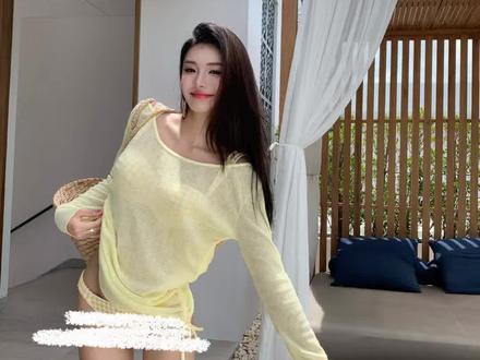 明媚又元气的黄色好有活力呀,去海边度假水上乐园玩都好好看!#泳衣种草 #度假穿搭 #泳衣推荐显瘦遮肉 #谁穿谁好看 #穿出高级感