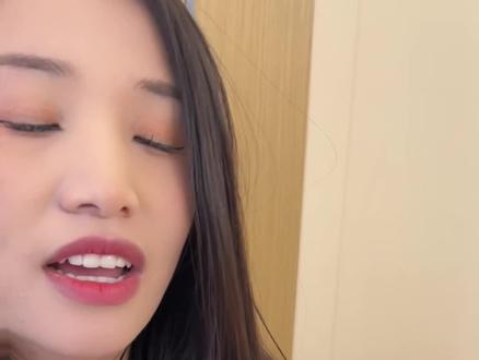 没有字幕就不能愉快看剧?纽曼翻译耳机来帮你! #AI耳机 #还有这种操作 #翻译耳机 #外语翻译