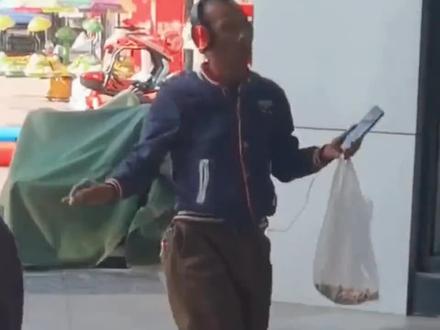 朋友,你我都不会比今天更年轻