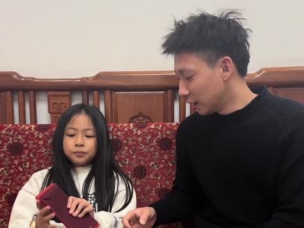 又是一年一度的红包结算日了,这是个很好玩的游戏家庭互动,#内容太过真实 #憋住不准笑 #万万没想到 #搞笑 #日常vlog