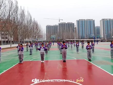 三年级的娃娃们,大众一级跳绳训练日常~#小学体育 #每个动作都是用汗水换来的 #跳绳