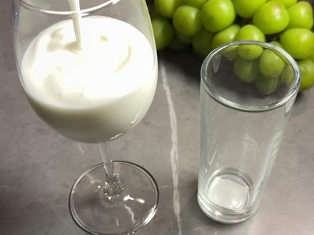 明天品鉴一下!#吃货日常 #酸奶 #过滤新鲜酸奶 #美食分享 #干巴纸巾酸奶