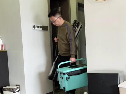 钓鱼人的世界我不懂😂辉哥一天真的是贱兮兮的😂#钓鱼人 #日常#搞笑
