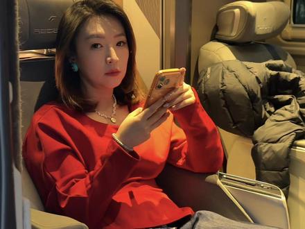 其实女人们要的很简单,只要你有那份心,一个小礼物就能让她们开心!#记录真实生活 #夫妻 #礼物 #日常vlog #情人节