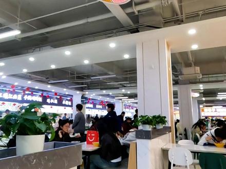 第一次到建桥学院的食堂蹭饭,打卡记录一下。 #建桥学院 #临港新片区 #饭堂
#滴水湖之家 #大学