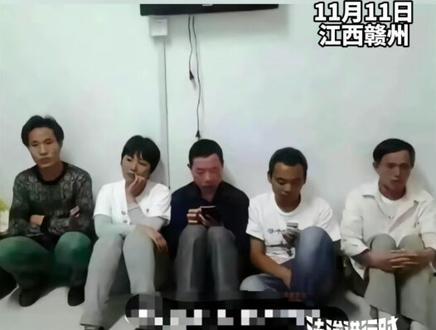 梁志辉爸爸回顾寻亲合照 五人一起从黑发寻到白发 “轻舟已过万重山”(记者越 炜)#梁志辉