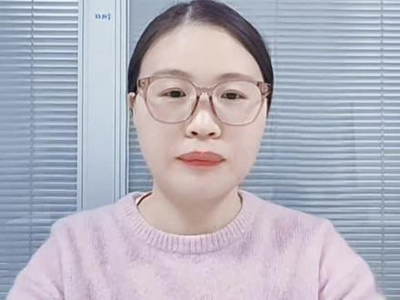 防锈剂的搭配原则,具体如下:
1. 水质硬度决定选择: 1)软水:首选三元酸作为主力。 2)中高硬水:稳定性优先,应选用十二碳二元酸或明确标注抗硬水的三元酸作为主力,避免使用长链二元酸。
2. 加工材质决定选择 : 1)钢铁/铸铁件:核心是强力吸附防锈,可选用三元酸、癸二酸,并维持高pH(>9.0)。 2)铝件:核心是抑制碱性腐蚀,必须添加专用铝缓蚀剂(如膦酸酯类),并严格控制pH在8.5-9.0的温和区间。
3. “硼酸酯+醇胺”是黄金搭档
无论哪种搭配,基本包含硼酸酯提供协同与缓冲,以及足量的醇胺提供碱性环境与中和。这是防锈体系生效的“基础设施”。
4. 专注解决主要矛盾
一个配方不必包含所有防锈剂,应根据核心挑战,比如考虑抗硬水、或铝腐蚀等,选择2-3种主力成分,通过协同实现效果最大化,避免成分复杂化。 #切削液#金属加工液#防锈剂#癸二酸#十二碳二元酸