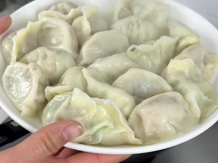 小年吃饺子啦,祝福朋友们平安喜乐,所愿皆所得。#小年快乐 #小年吃饺子 #饺子