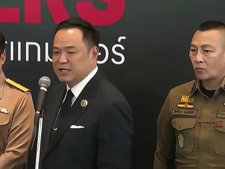 泰军想不明白:F-16找不到东大火箭炮,只能狂炸桥梁!柬军靠“火力雨”硬扛泰国装甲部队