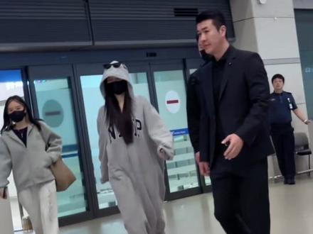 书欣:哪传来的怪叫声 #虞书欣#韩国机场接机