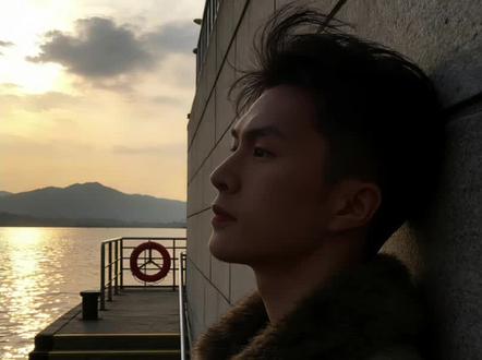 海边落日氛围感写真指令教程来啦#豆包ai#豆包P图已经
nextlevel了#海边落日氛围感 #爆改 #豆包P图