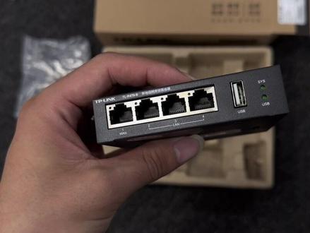 TP-LINK TL-R470-B 异地组网旁挂路由器#异地组网 #路由器 #有线路由器
