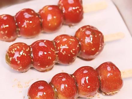 国庆节在家就可以做的绿豆沙馅儿的冰糖葫芦,轻薄酥脆不粘牙~小长假快乐~#美食 #在家做美食 #国庆节 #冰糖葫芦 #绿豆沙