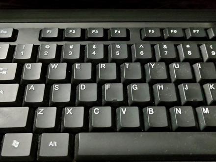键盘上的三盏灯的作用,你知道吗? #键盘 #电脑知识 #电脑教学