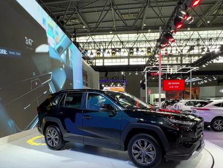 下半年就上市!2024款RAV4荣放换代,造型更霸气,值得等等 #丰田荣放 #懂车帝 #抖音汽车