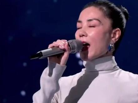 王菲化妆师回应春晚争议,合作30年被吐槽江郎才尽 疑连夜离开北京
#王菲