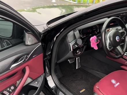 宝马5系的前排车门、中控按键所有功能讲解,如有遗漏或者哪里没讲到可以在评论区交流#bmw功能使用大全 #宝马功能介绍 #宝马的马 #汽车知识分享 #按键功能介绍