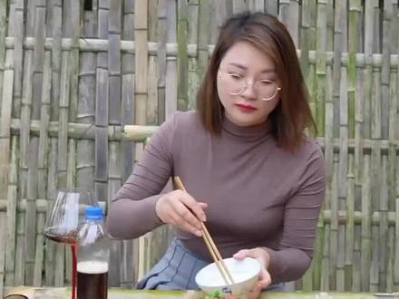 铁锅只炖大鹅,智者不入爱河。#乡村味道 #乡村生活 #美食分享