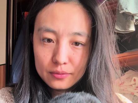 看微积分发现有意思的事之回复私信篇。中文版只有上半册,明年年初下半册才能有,正好和我节奏一样巧不巧了。#自学数学 #数学启蒙 #小黑猫