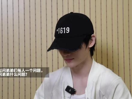 提到王橹杰张函瑞,我第一反应是真的很羡慕这样的友谊,会坚定的选择彼此,两个小宝宝就这样分享自己的喜怒哀乐,真的好喜欢你们🥺🥺
#王橹杰张函瑞 #张函瑞 #王橹杰 #新年音乐会tf家族 #好朋友