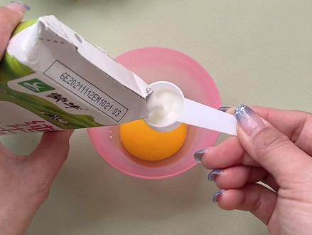 一个鸡蛋牛奶调面膜也太好用了吧,皮肤不黄了还透亮#去黄提亮 #护肤小妙招 @DOU+小助手