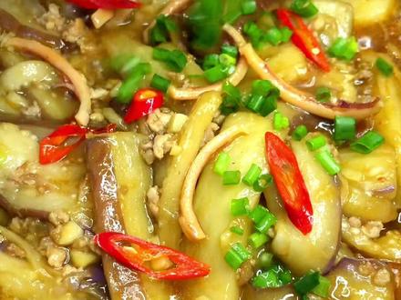 鱿鱼和茄子一起煮原来这么好吃,这样做的茄子三碗米饭是标配,太下饭了#美食 #家常菜 @抖音小助手