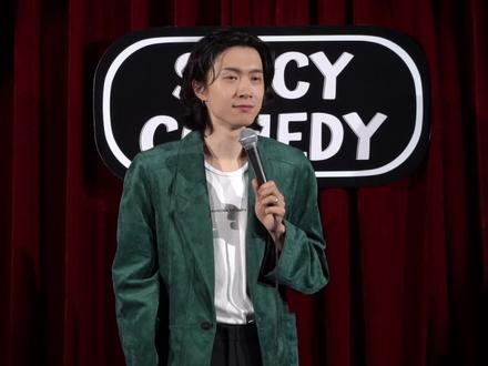 沪语脱口秀互动丨巴子居然有颜粉? 好久没有发脱口秀互动啦!这场《一门心思》现场很嗨!!!
希望接下来的主打秀里,可以有更多的朋友和我们一道来白相!!!
#上海话脱口秀 #线下脱口秀 #脱口秀搞笑视频 #脱口秀互动